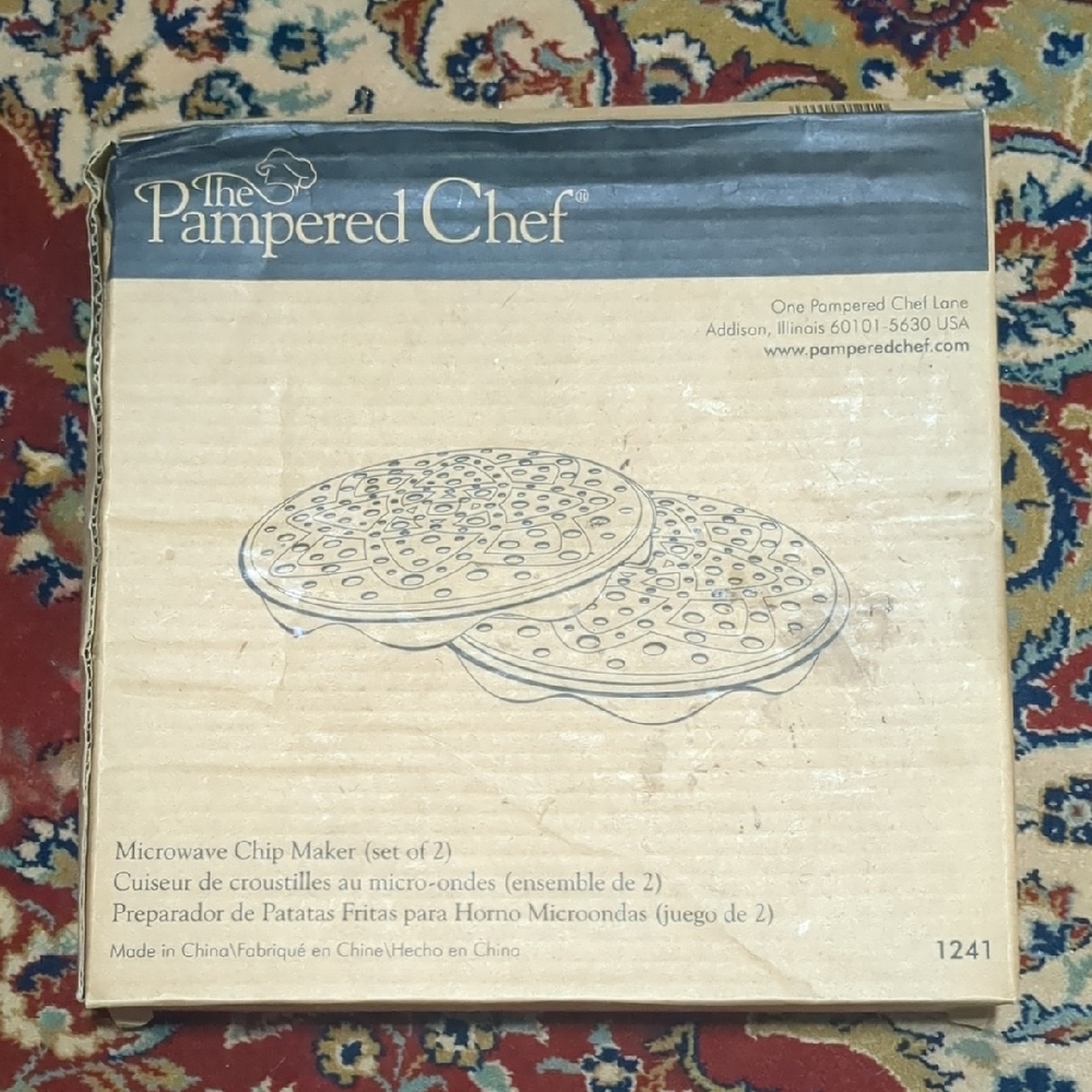 NIB Pampered Chef Microwave Chip Maker Set
